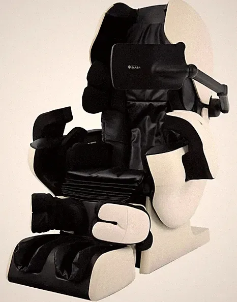 Inada Robo AI Hybrid Mechanism Facial Recognition Massage Chair Made in Japan