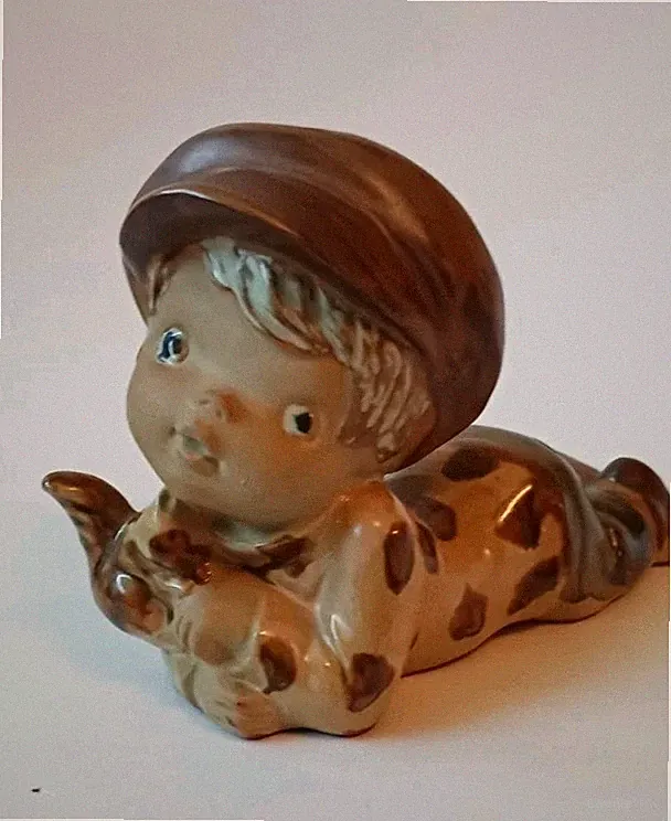 Japanese Redware Boy Figurine Big Hat Reclining 4.5 X 4 Inches